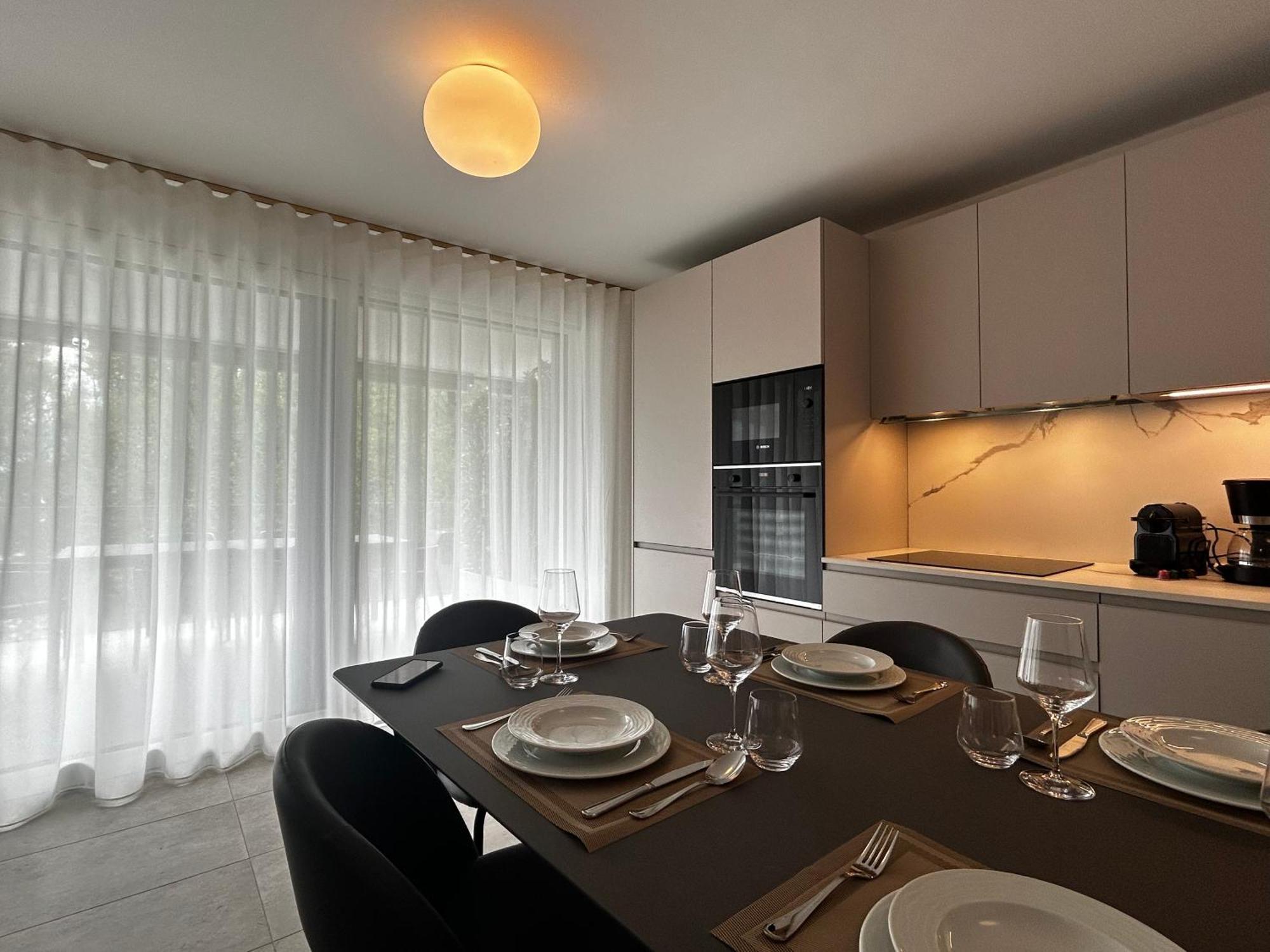 Family Apartment, Near The Beach Whit Private Park Locarno Buitenkant foto