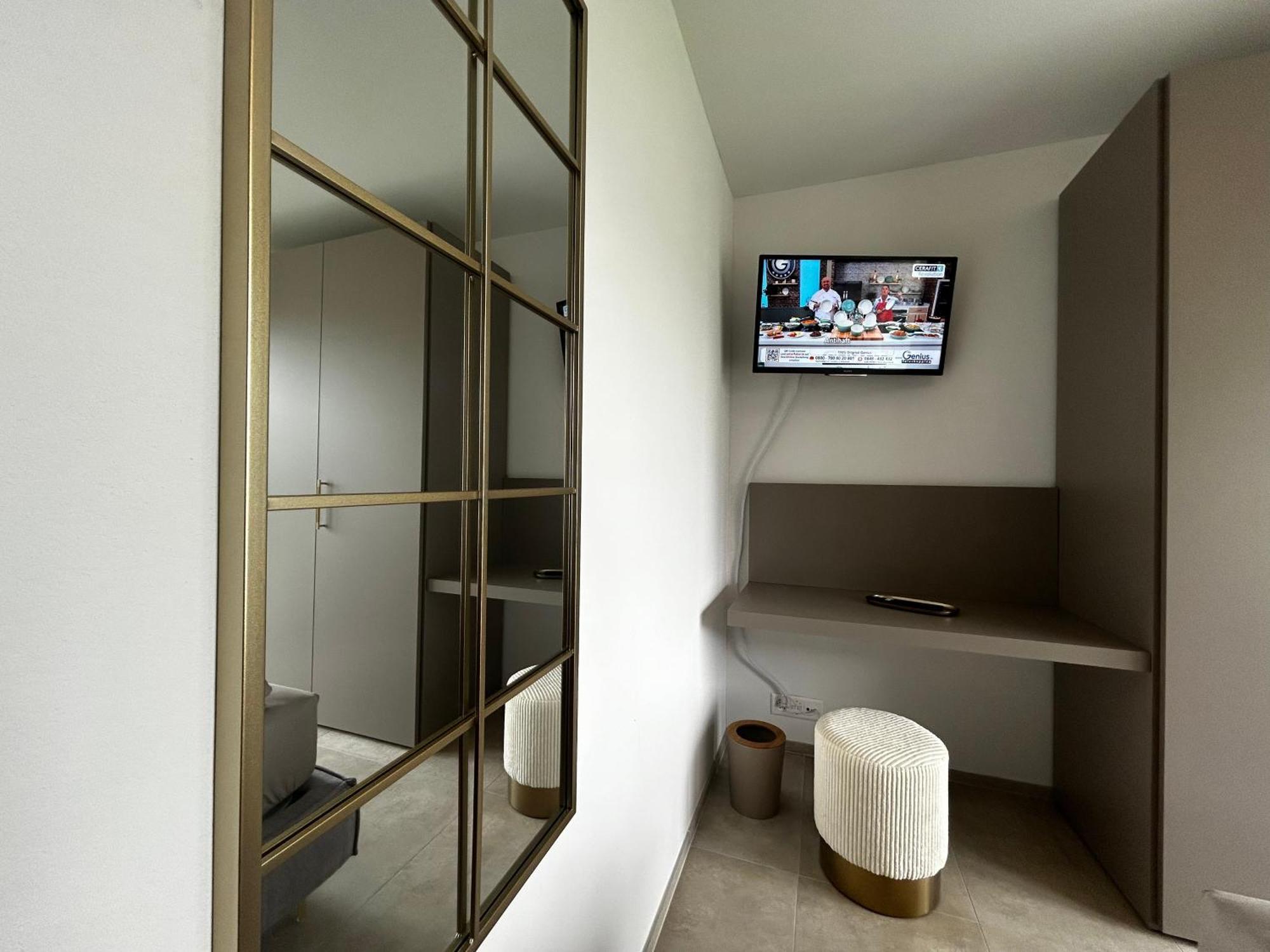 Family Apartment, Near The Beach Whit Private Park Locarno Buitenkant foto