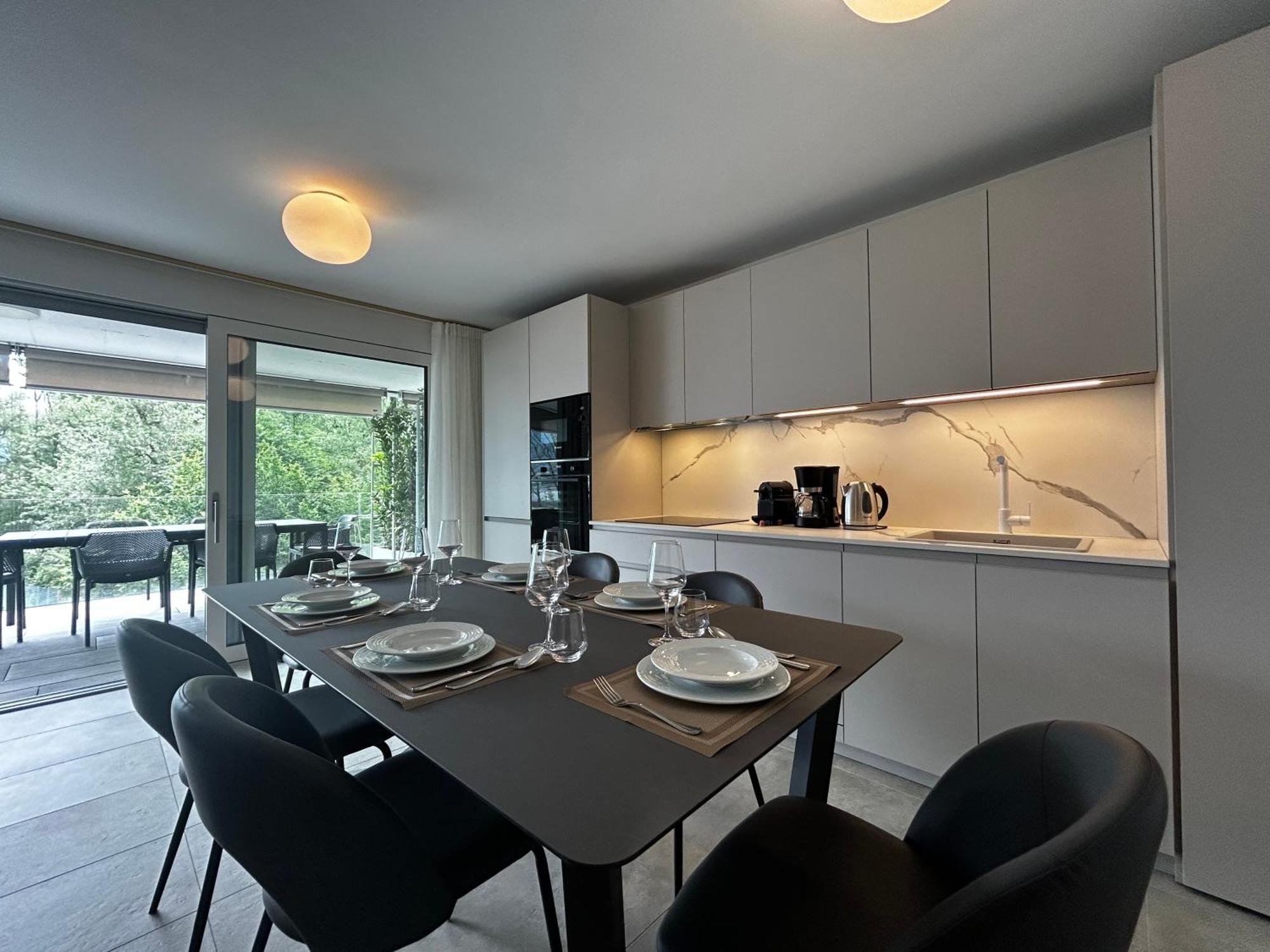 Family Apartment, Near The Beach Whit Private Park Locarno Buitenkant foto