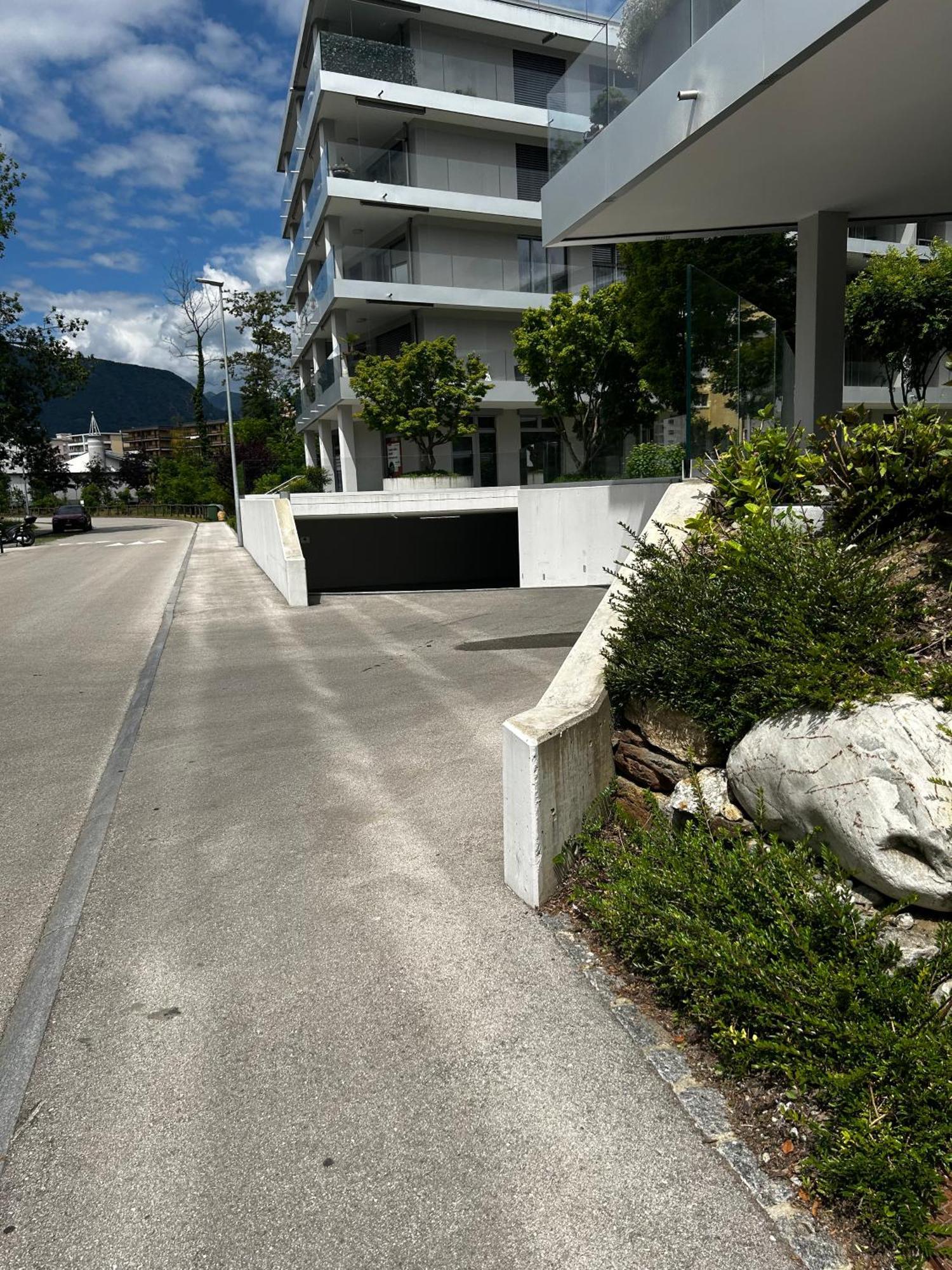 Family Apartment, Near The Beach Whit Private Park Locarno Buitenkant foto